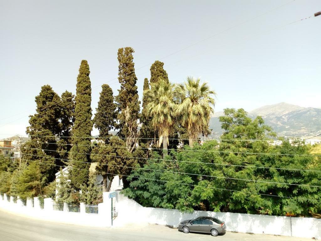 "Green Apartment" Close To Port & Center - Parking Patras Esterno foto