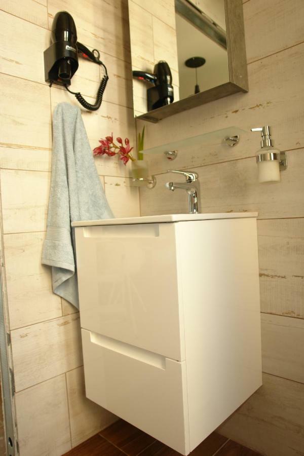 "Green Apartment" Close To Port & Center - Parking Patras Esterno foto