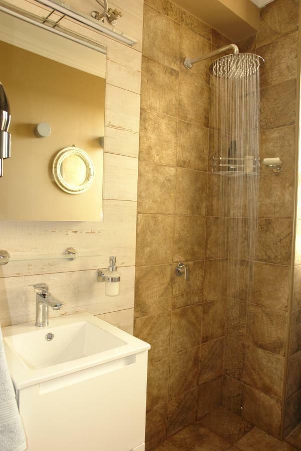 "Green Apartment" Close To Port & Center - Parking Patras Esterno foto